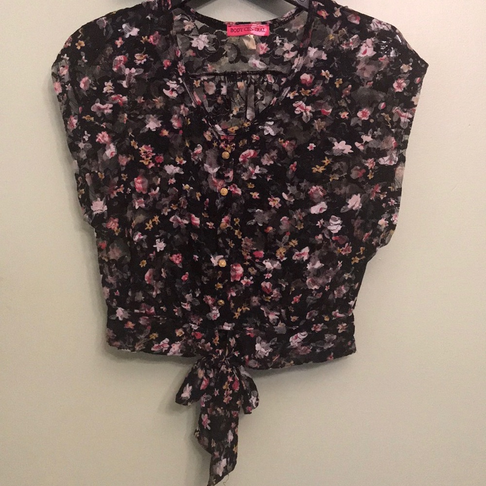 Short sleeve crop top